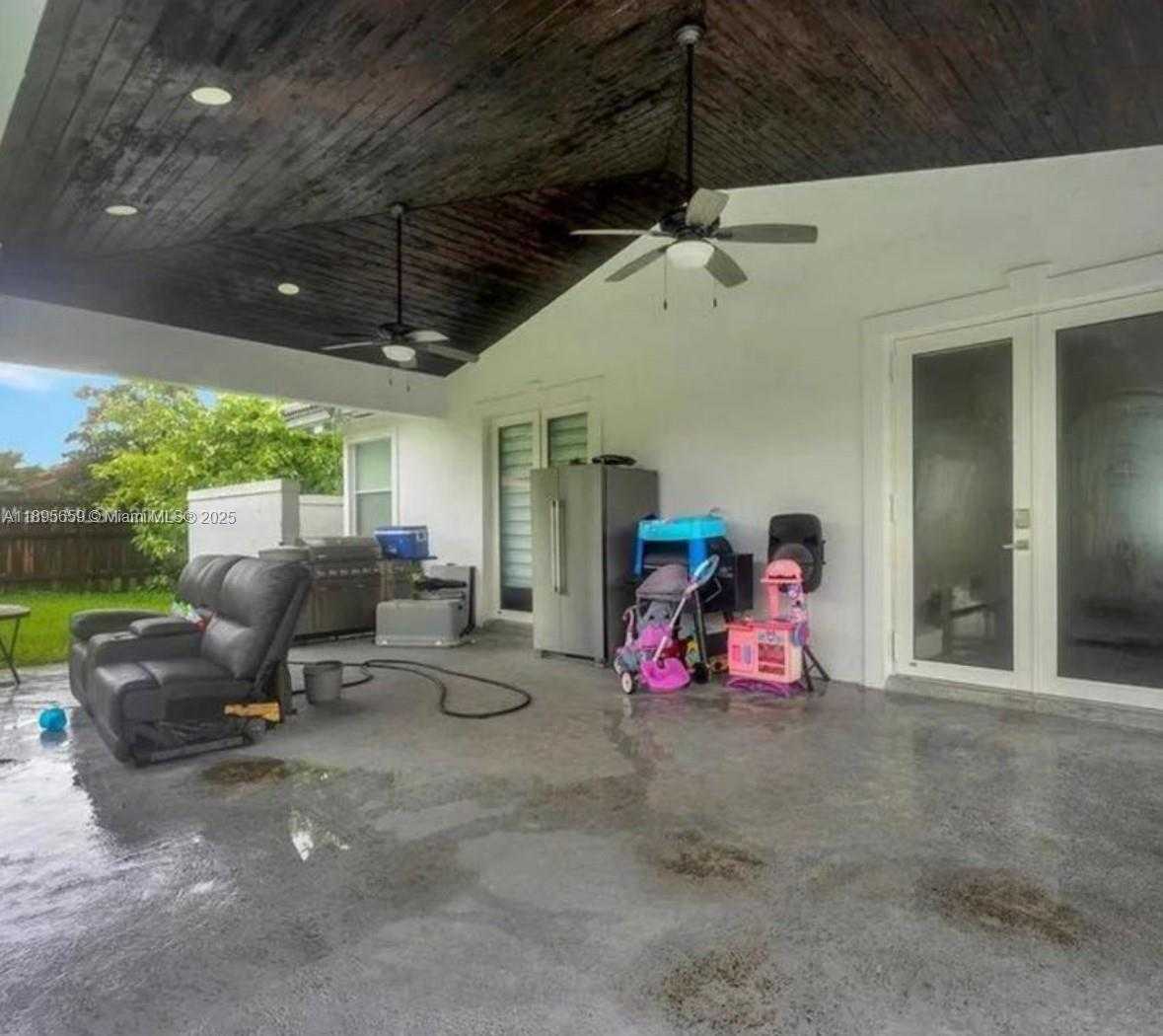 Small Image of 19905 SOUTH WEST 135TH AVE, Miami Number 28