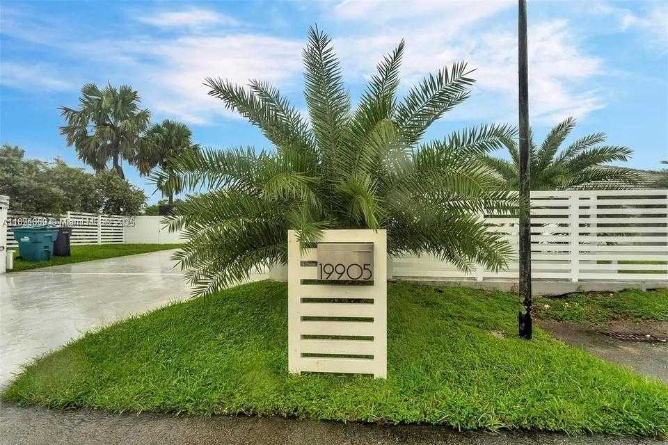 Small Image of 19905 SOUTH WEST 135TH AVE, Miami Number 3