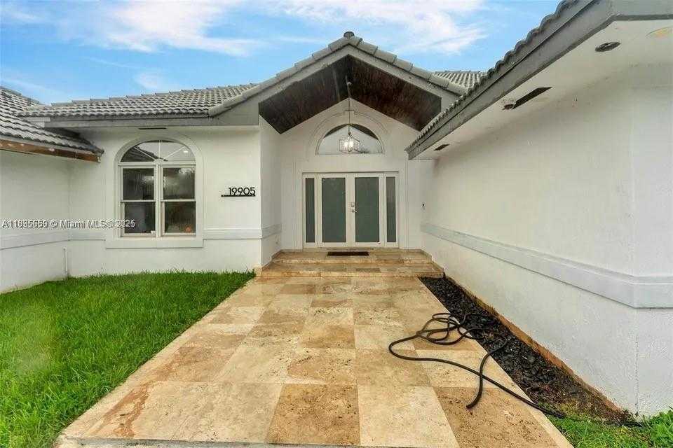 Small Image of 19905 SOUTH WEST 135TH AVE, Miami Number 5
