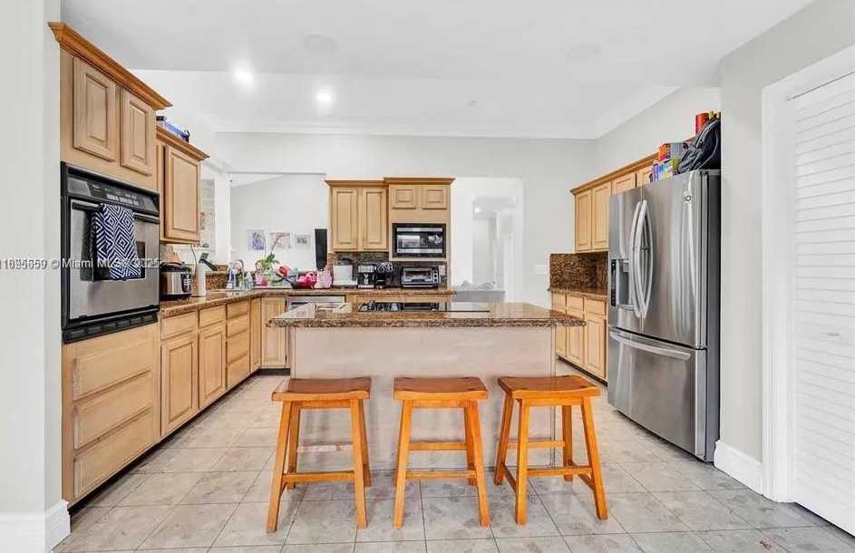 Small Image of 19905 SOUTH WEST 135TH AVE, Miami Number 6