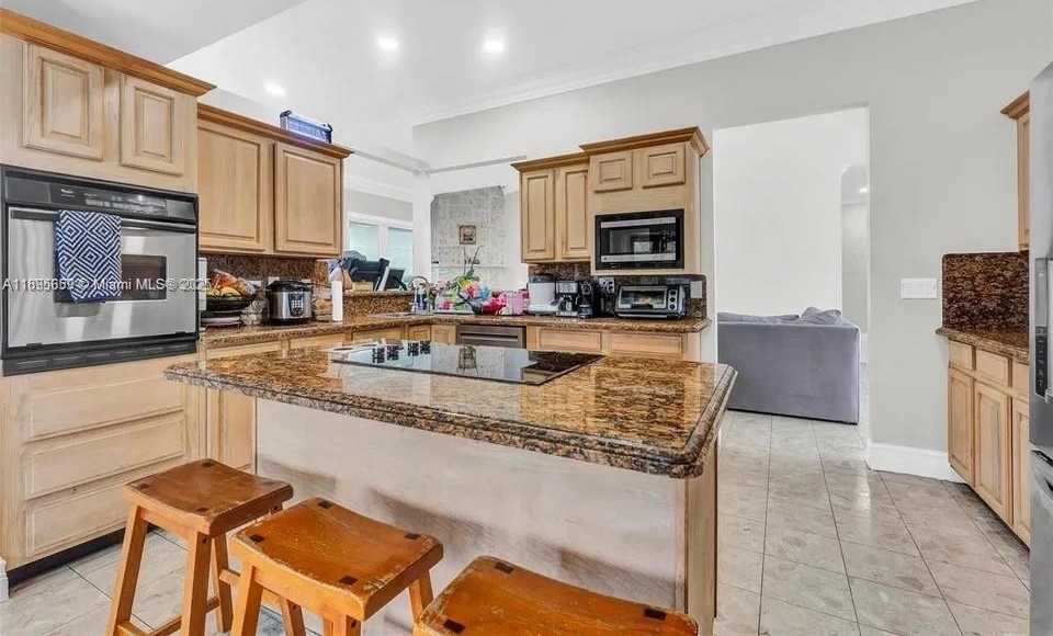 Small Image of 19905 SOUTH WEST 135TH AVE, Miami Number 8