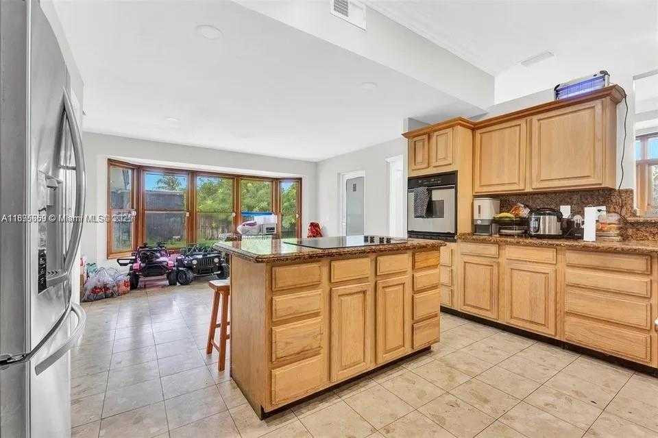Small Image of 19905 SOUTH WEST 135TH AVE, Miami Number 9