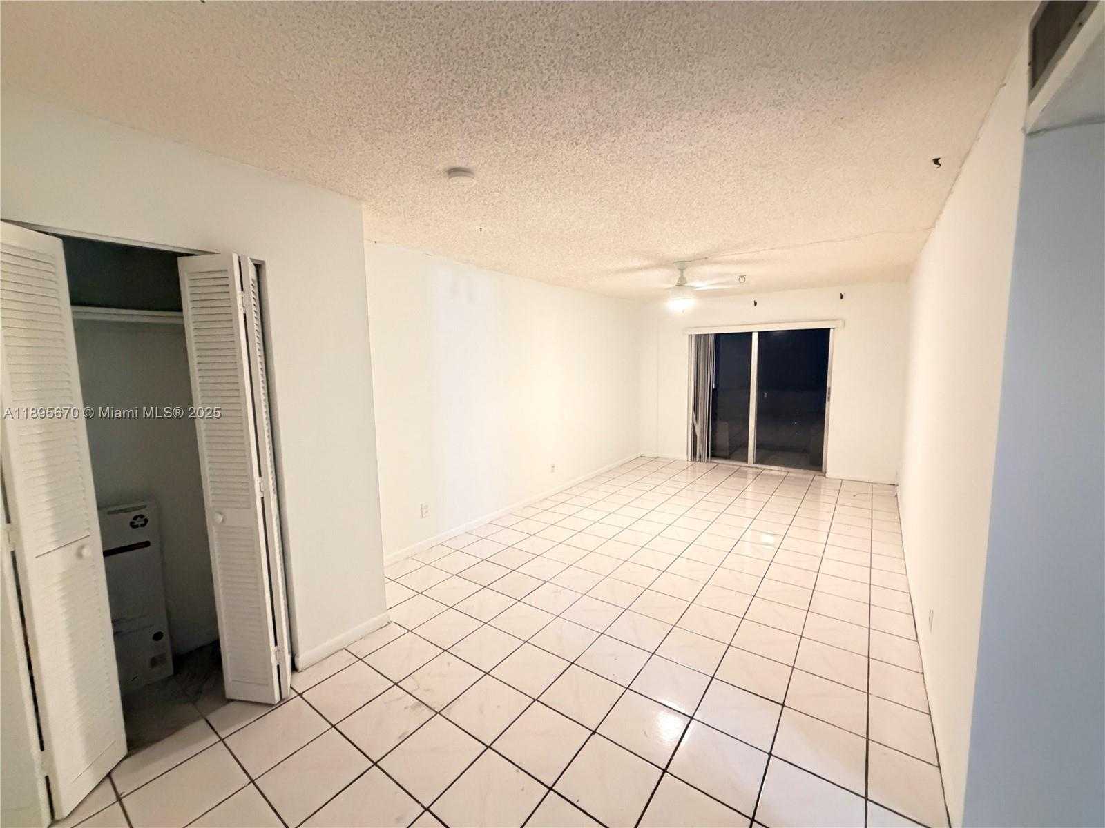 Small Image of 899 WEST AVE #4D, Miami Beach Number 3