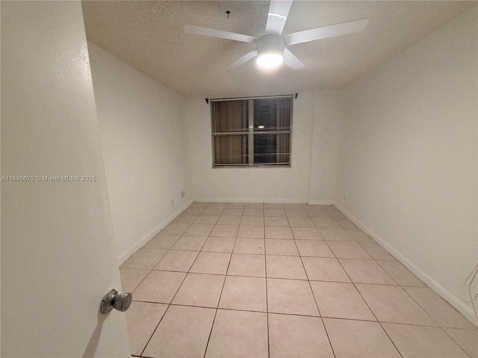 Small Image of 899 WEST AVE #4D, Miami Beach Number 6