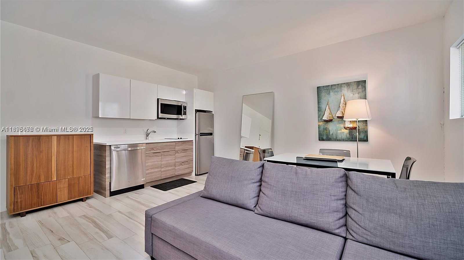 Small Image of 1560 MERIDIAN AVE #202, Miami Beach Number 2