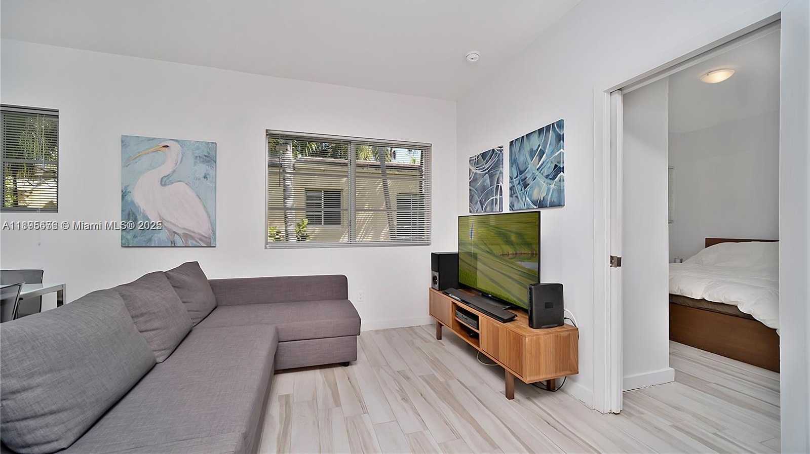 Small Image of 1560 MERIDIAN AVE #202, Miami Beach Number 5
