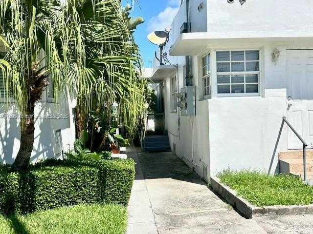 Small Image of 2101 BAY DR #3, Miami Beach Number 29