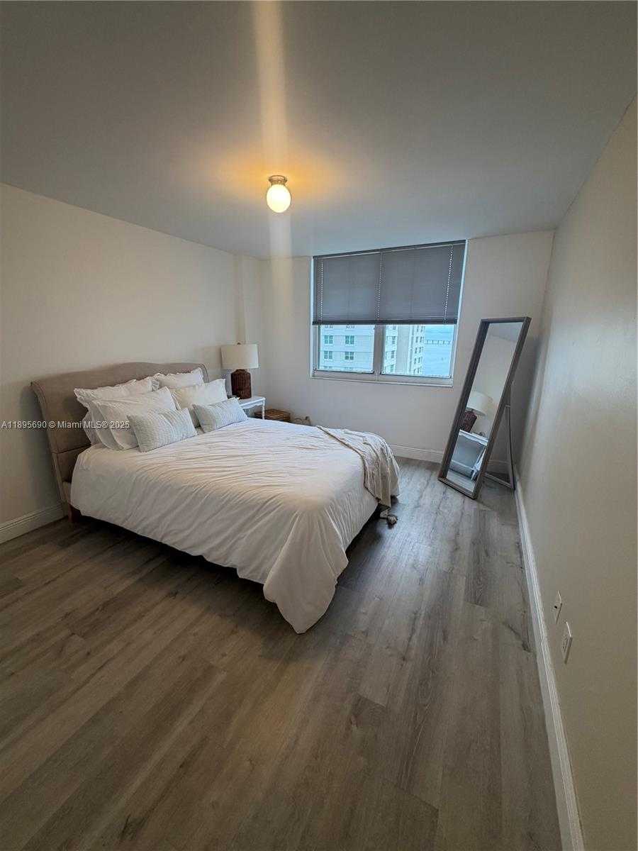 Small Image of 770 CLAUGHTON ISLAND DR #1510, Miami Number 10