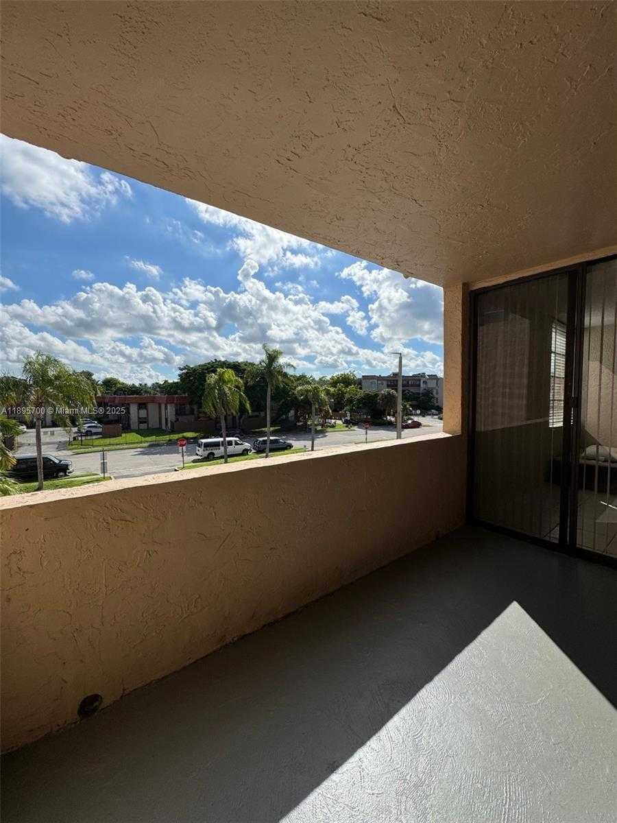 Small Image of 10500 SOUTH WEST 108TH AVE #B315, Miami Number 4