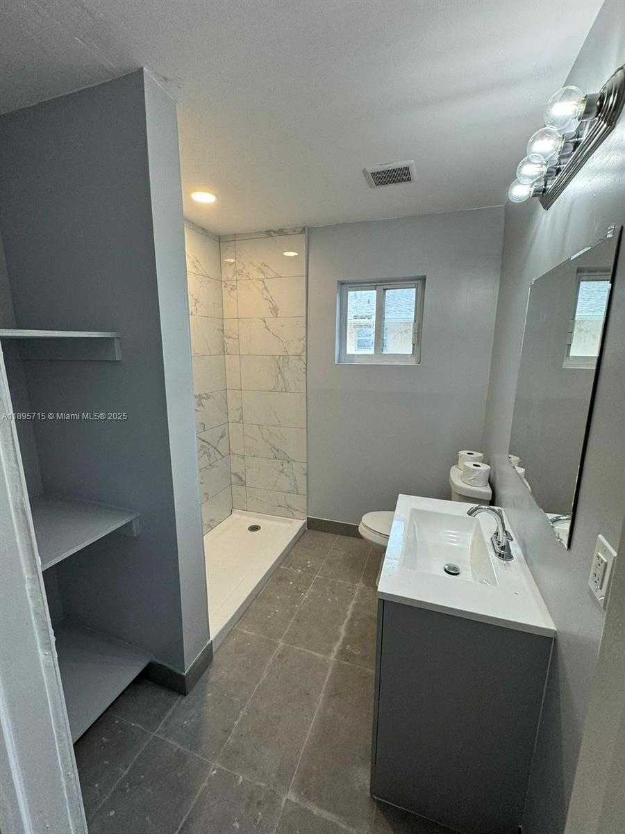 Small Image of 1115 9TH ST #a, West Palm Beach Number 4