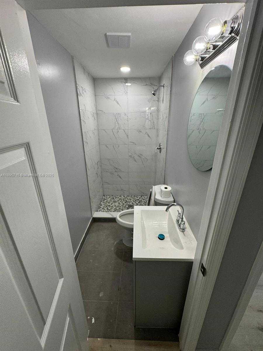 Small Image of 1115 9TH ST #a, West Palm Beach Number 6
