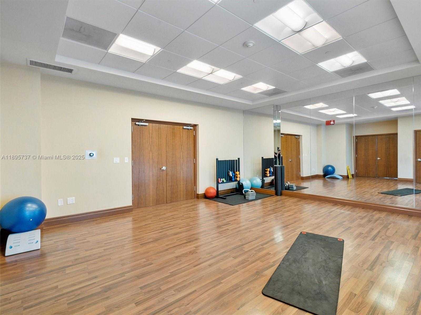 Small Image of 1060 BRICKELL AVE #2413, Miami Number 27