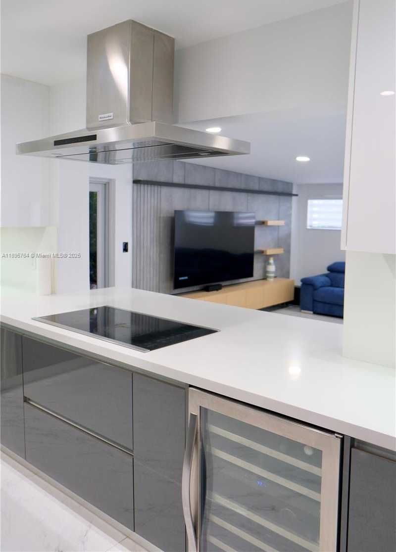 Small Image of 4311 SOUTH WEST 104TH CT, Miami Number 14