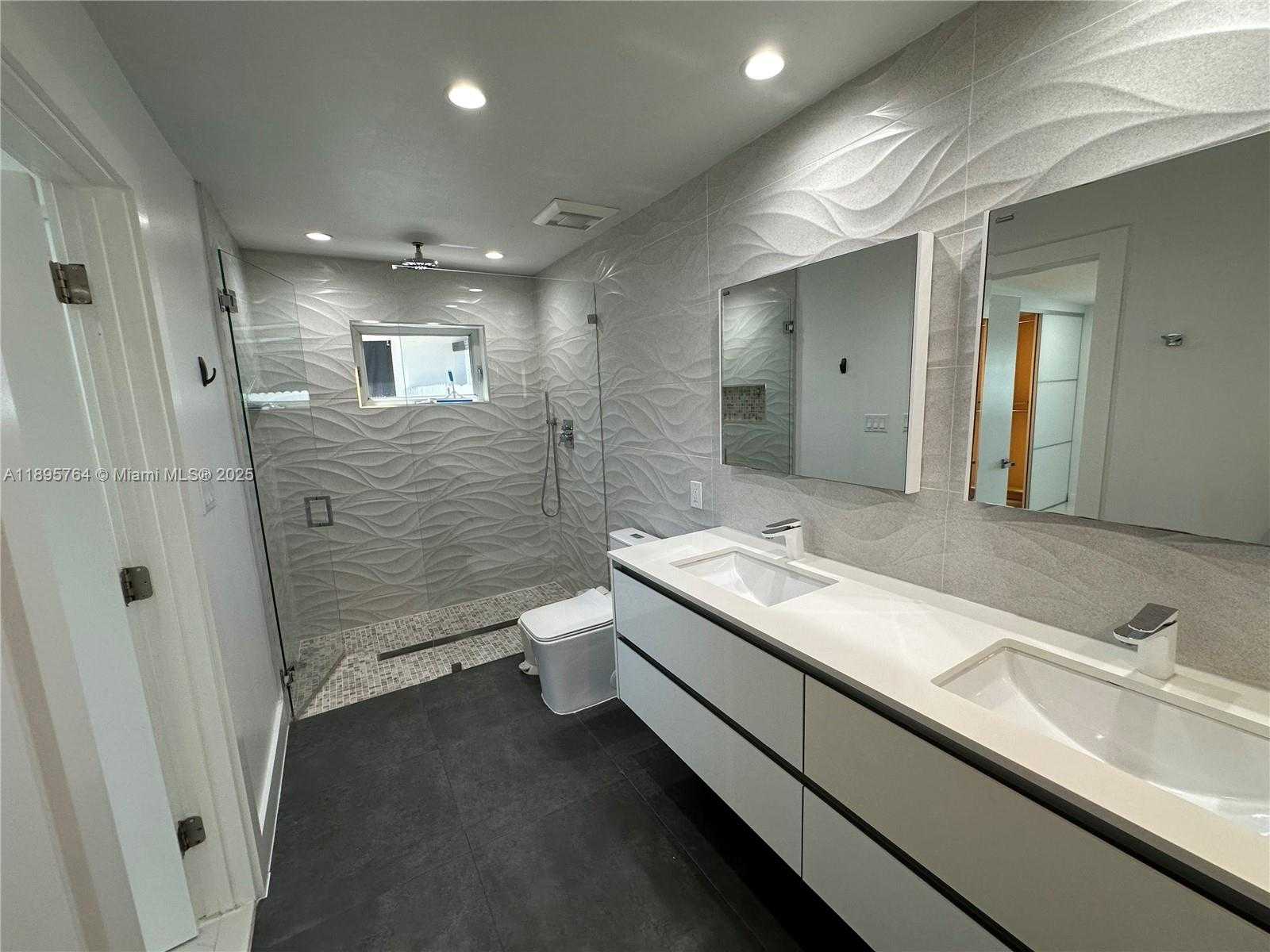 Small Image of 4311 SOUTH WEST 104TH CT, Miami Number 22
