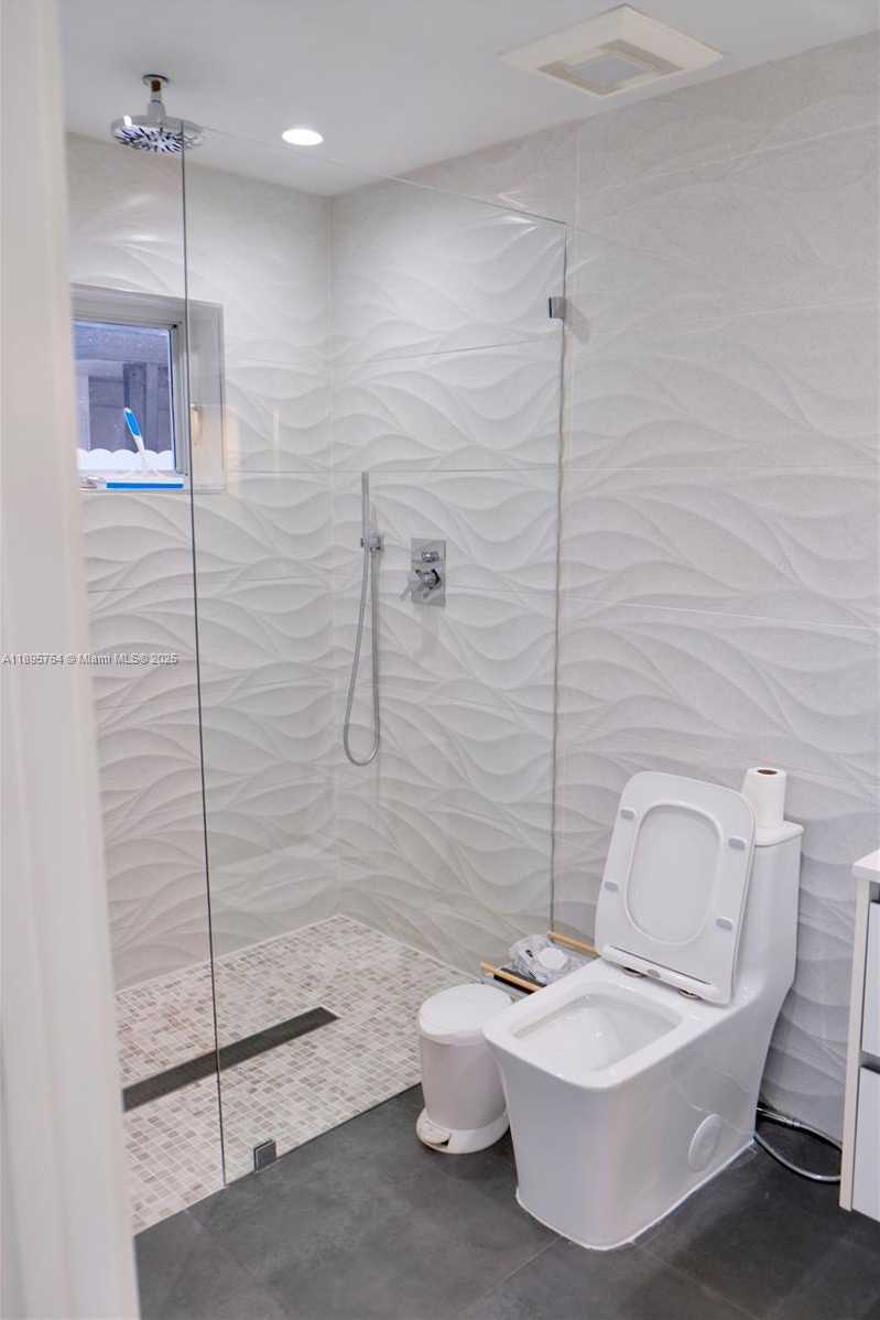 Small Image of 4311 SOUTH WEST 104TH CT, Miami Number 24