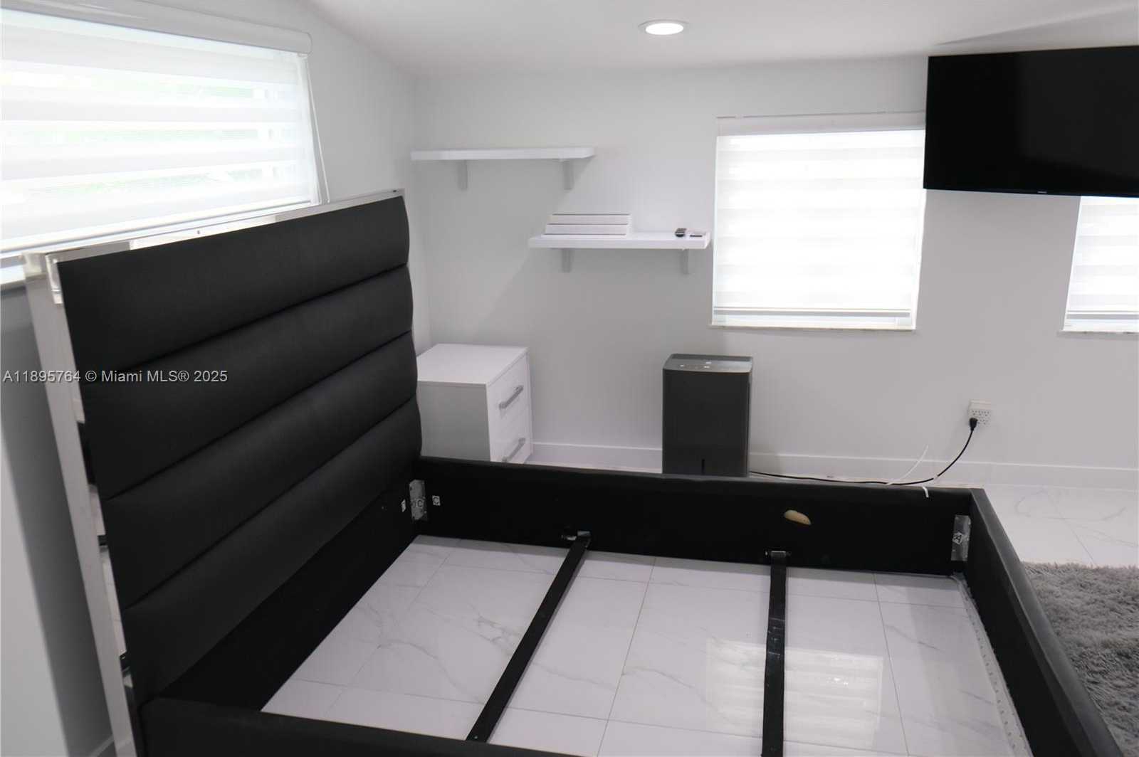 Small Image of 4311 SOUTH WEST 104TH CT, Miami Number 26