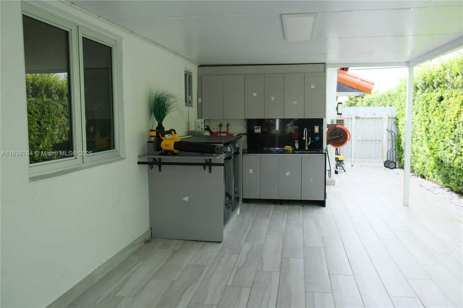 Small Image of 4311 SOUTH WEST 104TH CT, Miami Number 28