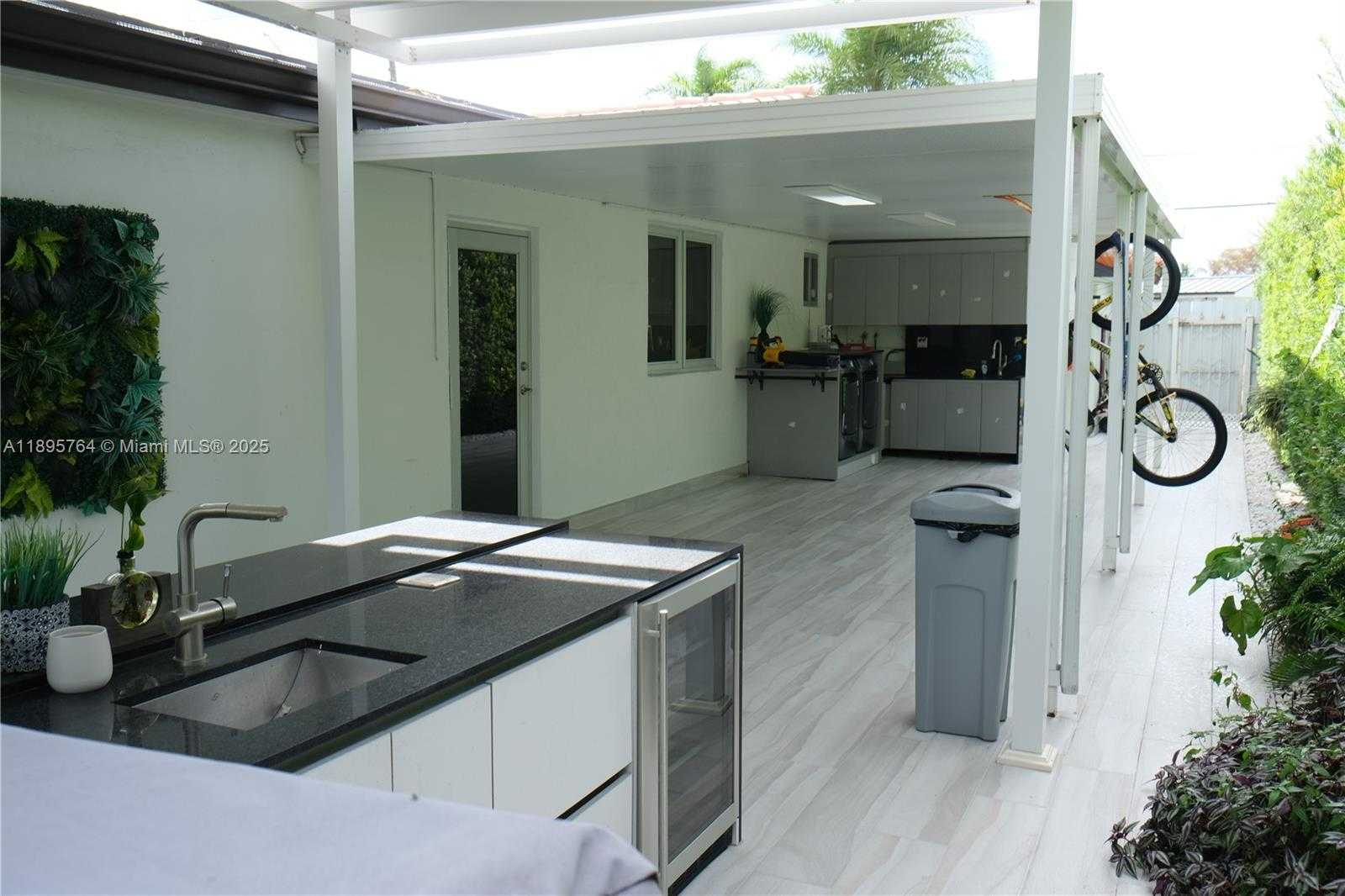 Small Image of 4311 SOUTH WEST 104TH CT, Miami Number 30