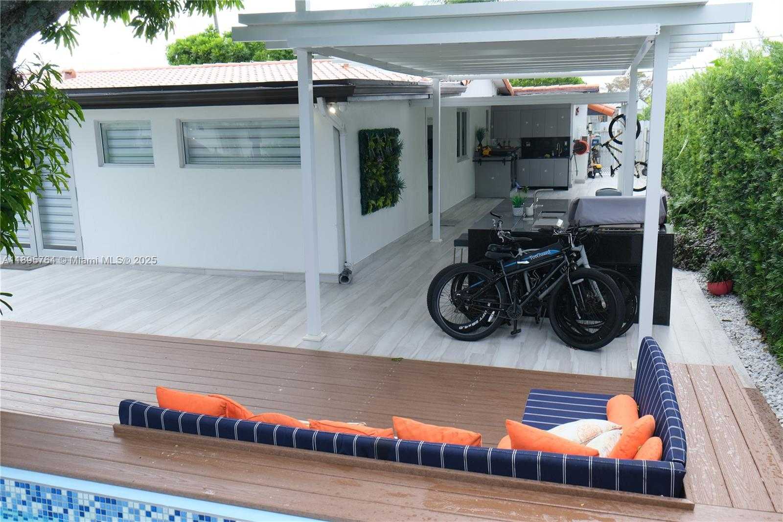 Small Image of 4311 SOUTH WEST 104TH CT, Miami Number 33