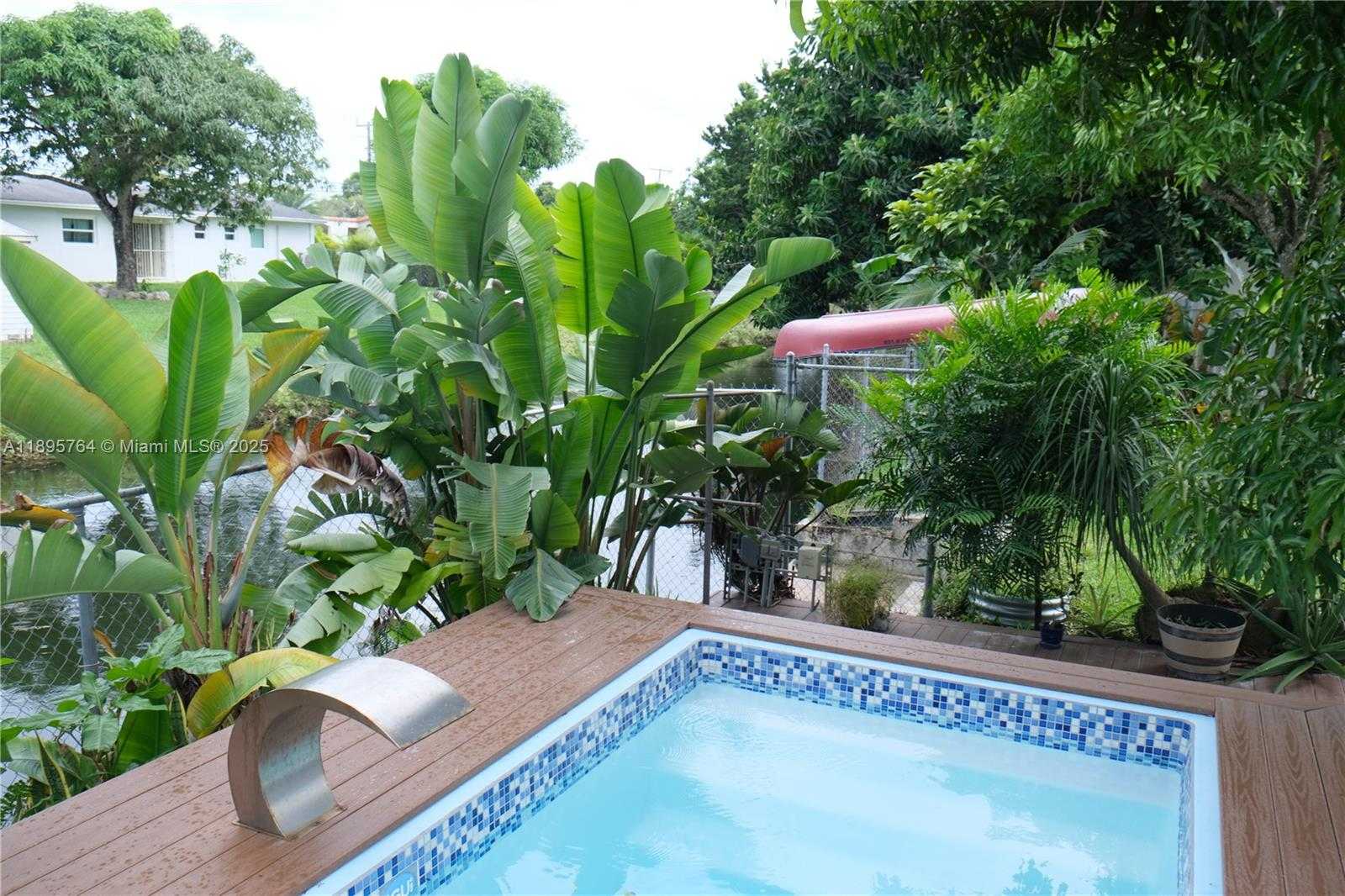 Small Image of 4311 SOUTH WEST 104TH CT, Miami Number 35