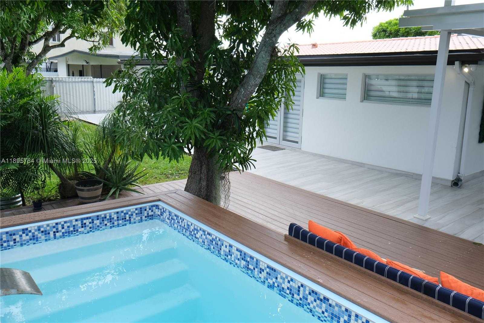 Small Image of 4311 SOUTH WEST 104TH CT, Miami Number 36