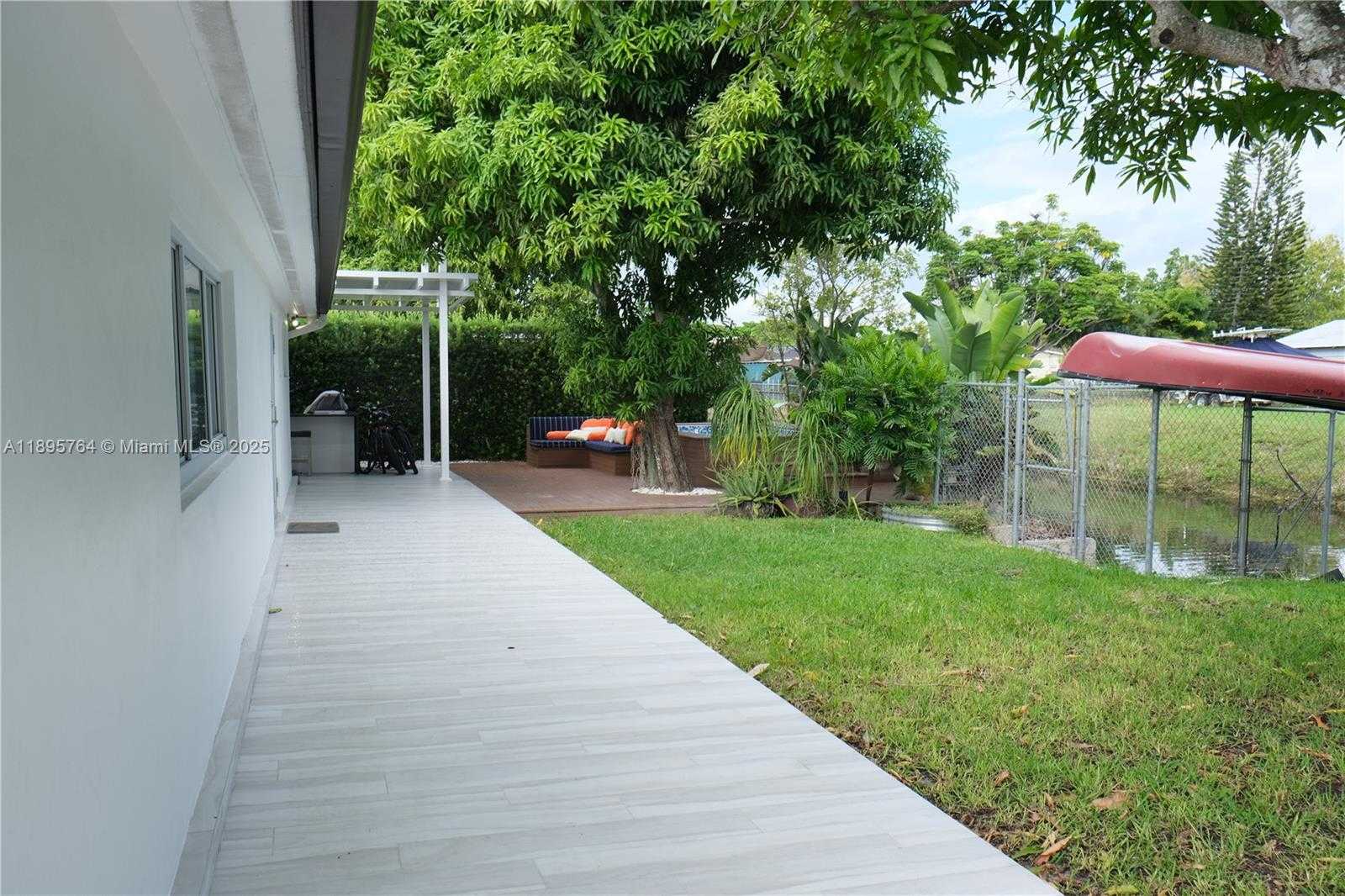 Small Image of 4311 SOUTH WEST 104TH CT, Miami Number 40