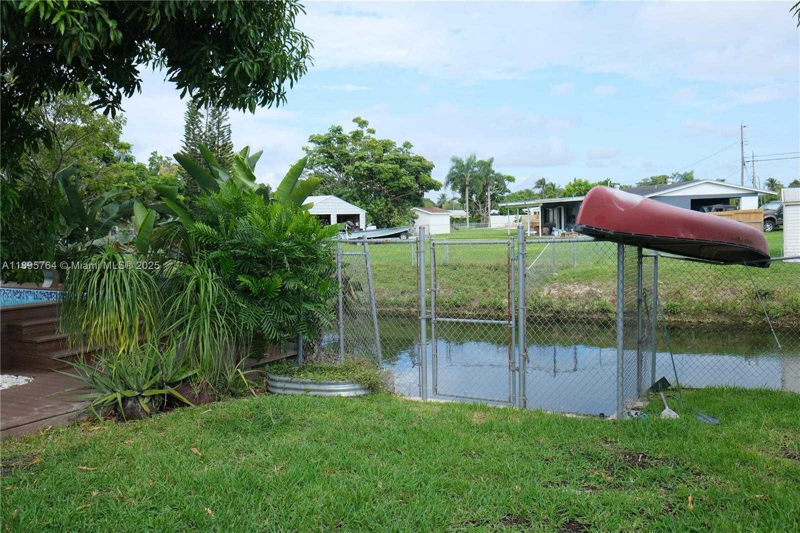 Small Image of 4311 SOUTH WEST 104TH CT, Miami Number 43