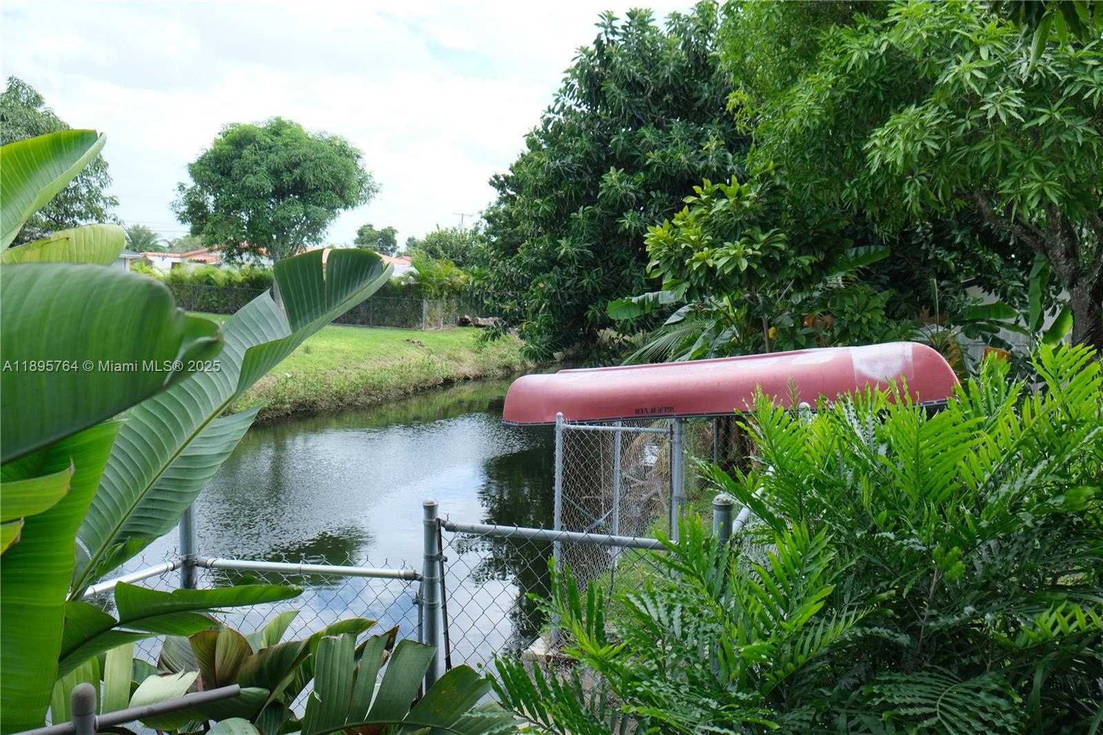 Small Image of 4311 SOUTH WEST 104TH CT, Miami Number 44
