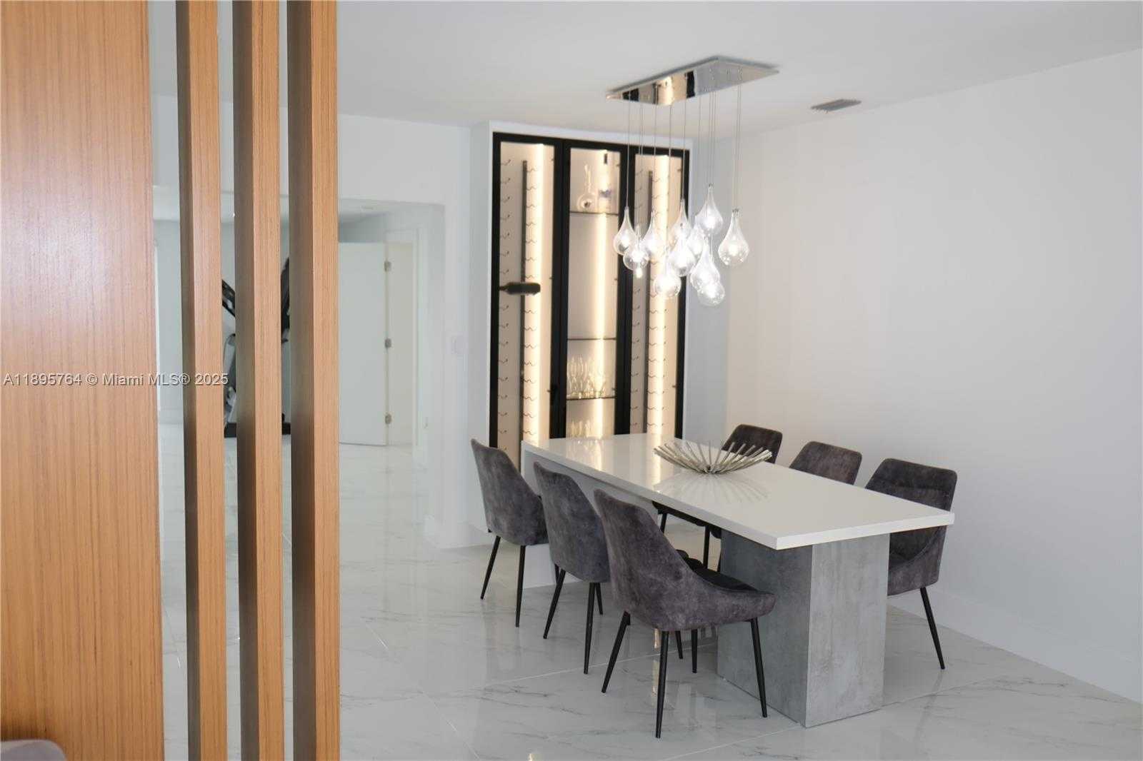 Small Image of 4311 SOUTH WEST 104TH CT, Miami Number 7