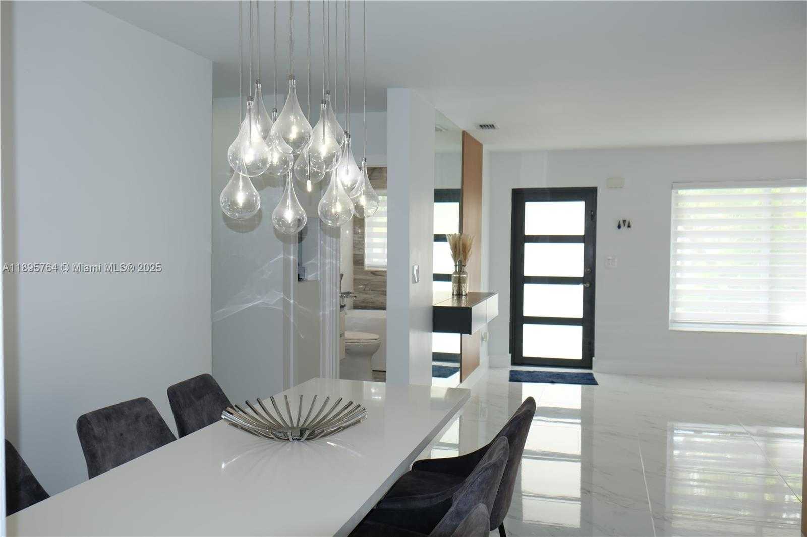 Small Image of 4311 SOUTH WEST 104TH CT, Miami Number 9