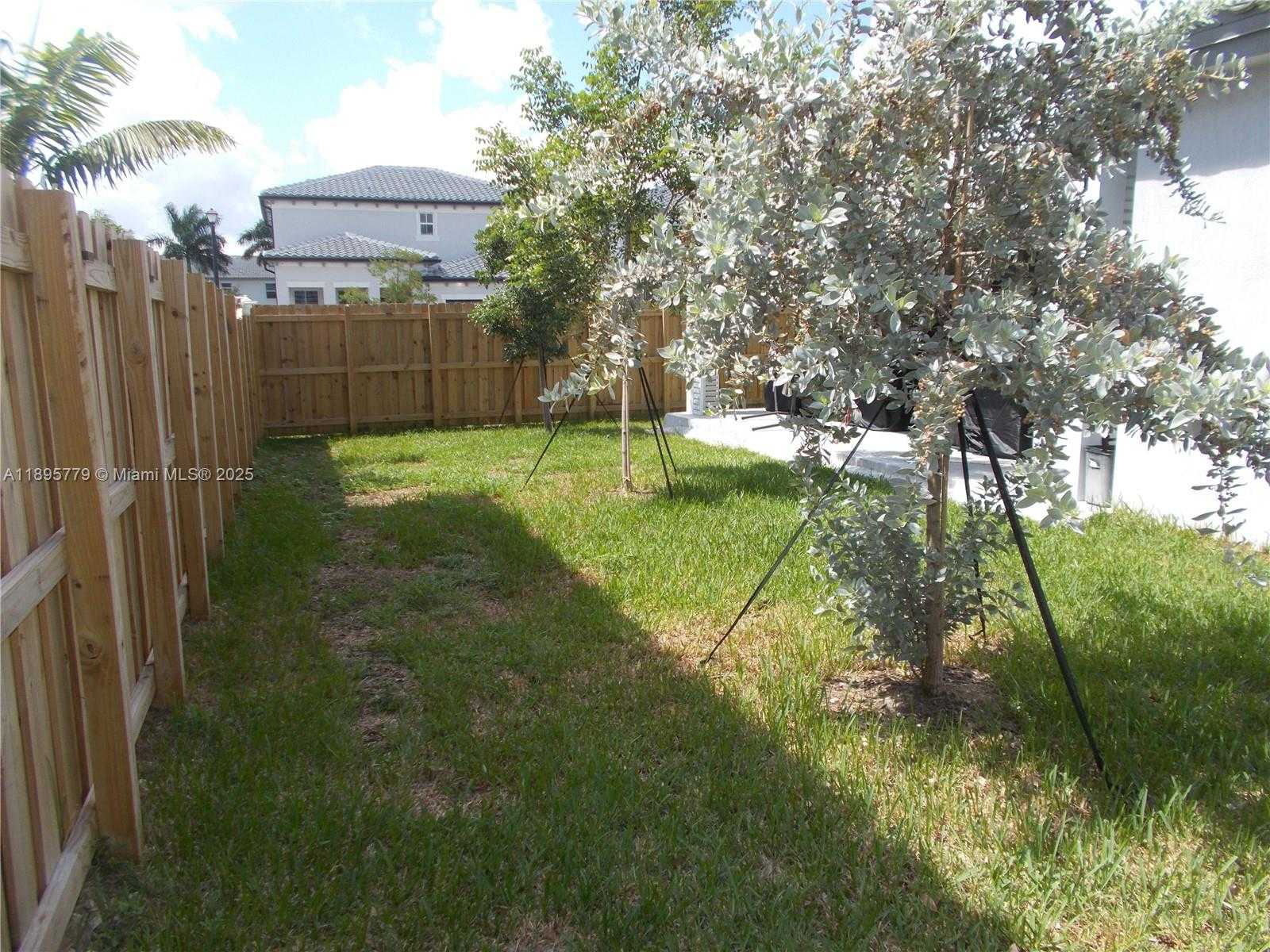 Small Image of 879 SOUTH EAST 26TH TER, Homestead Number 26