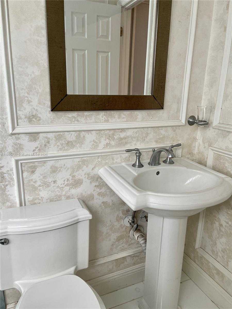 Small Image of 9456 SOUTH WEST 77TH AVE #T4, Miami Number 22