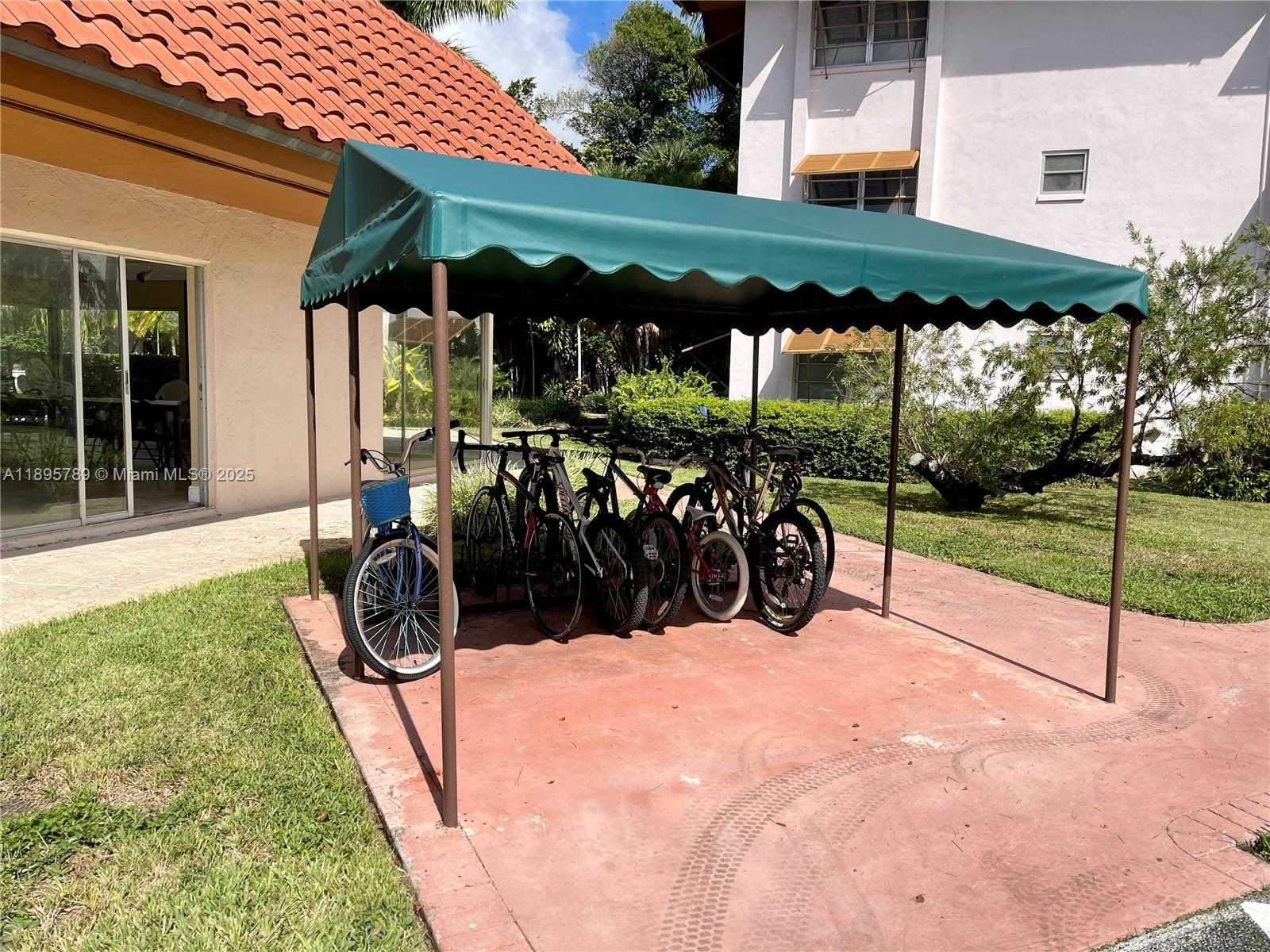 Small Image of 9456 SOUTH WEST 77TH AVE #T4, Miami Number 5