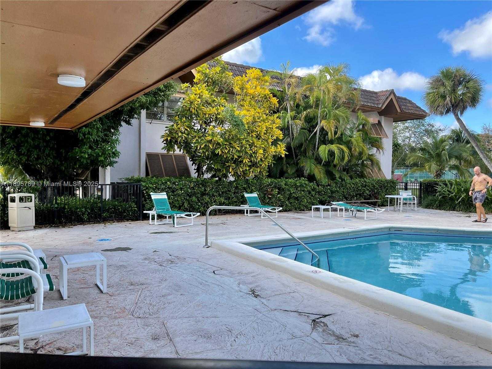 Small Image of 9456 SOUTH WEST 77TH AVE #T4, Miami Number 7