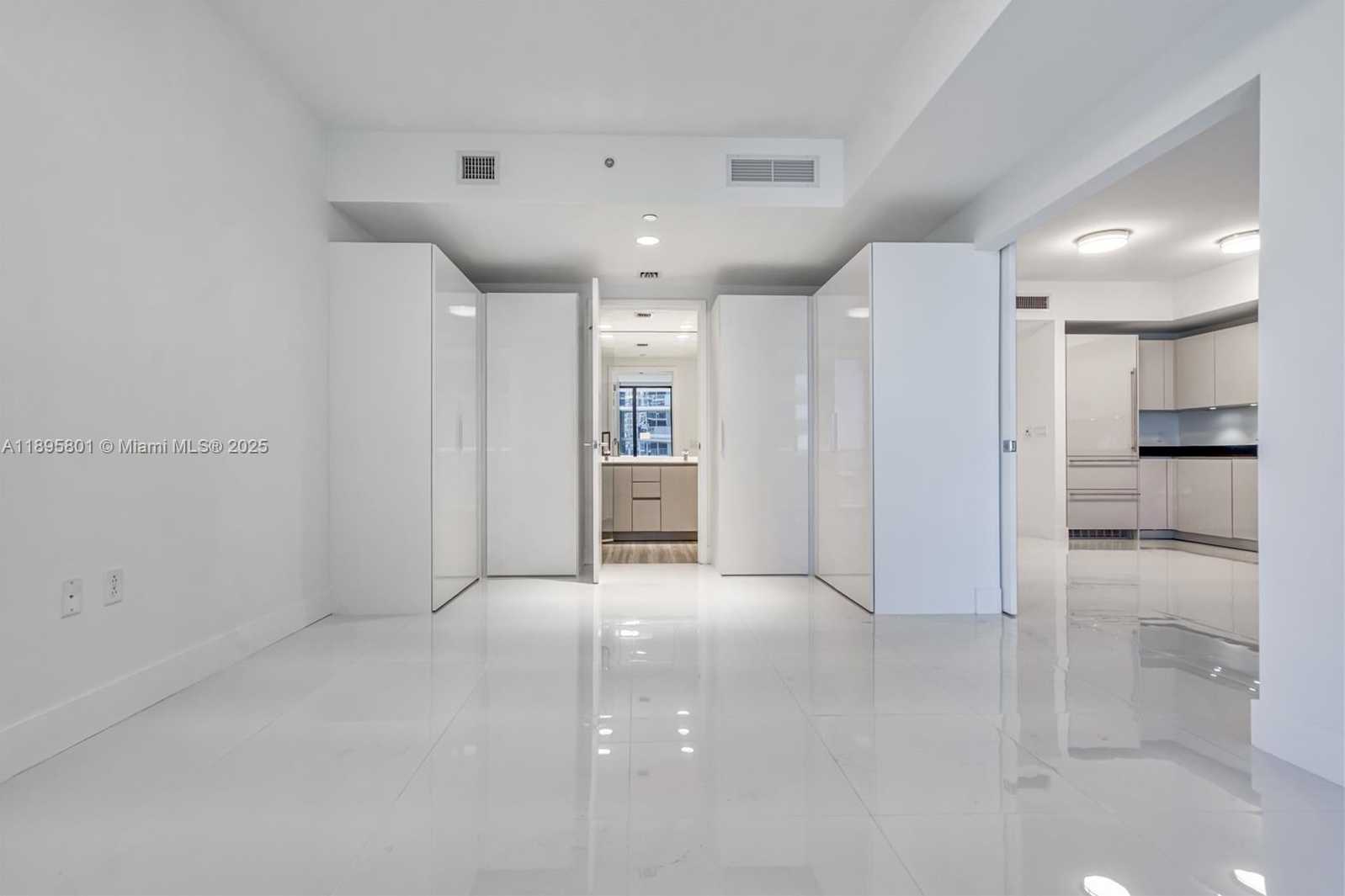Small Image of 1010 BRICKELL AVE #3908, Miami Number 6