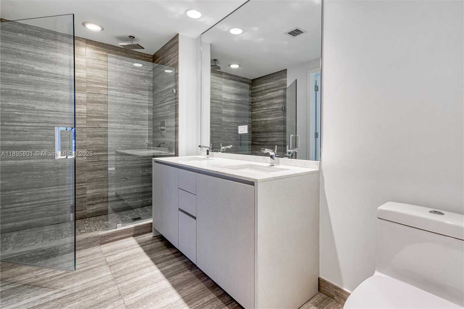 Small Image of 1010 BRICKELL AVE #3908, Miami Number 8