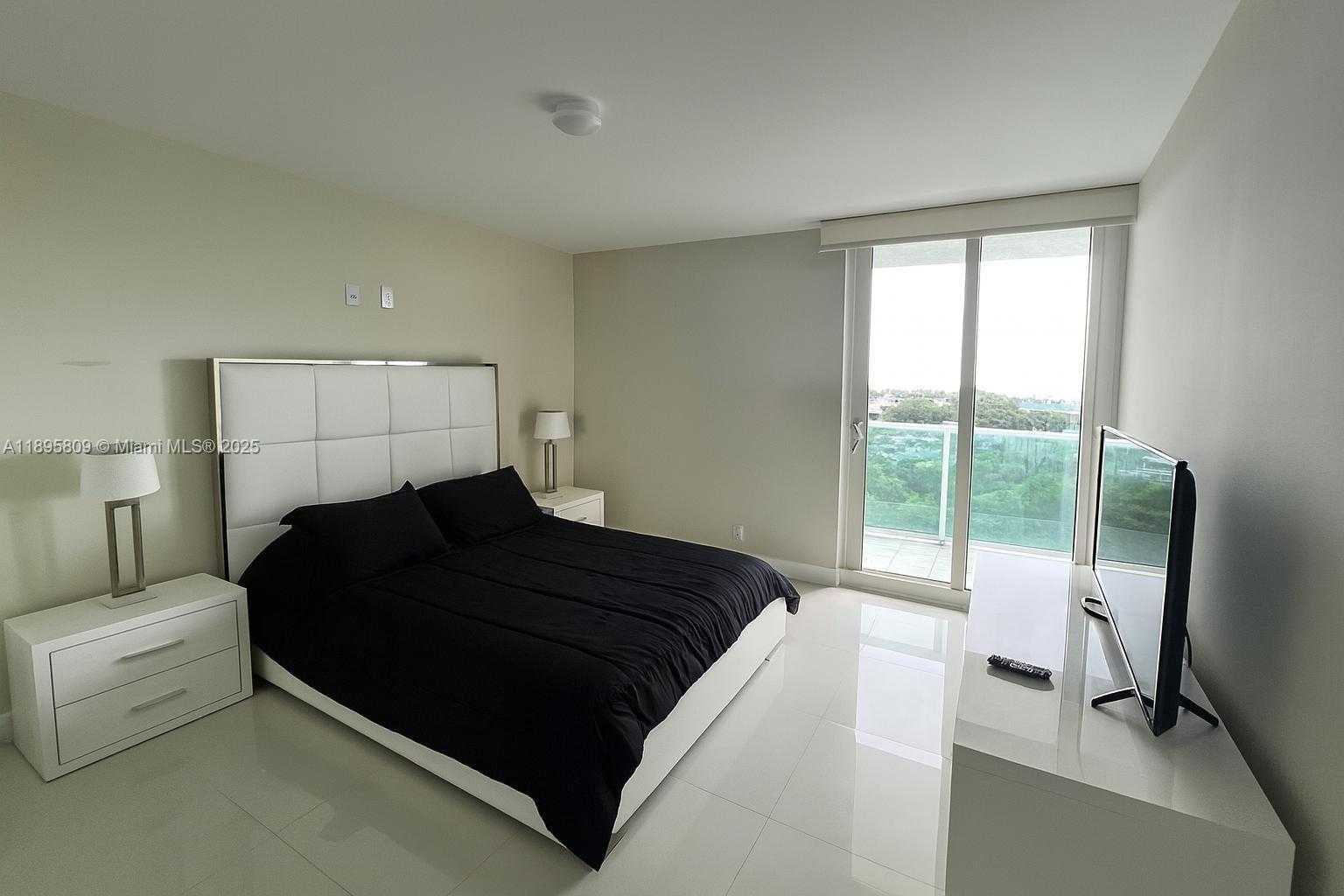 Small Image of 100 BAYVIEW DR #1026, Sunny Isles Beach Number 10