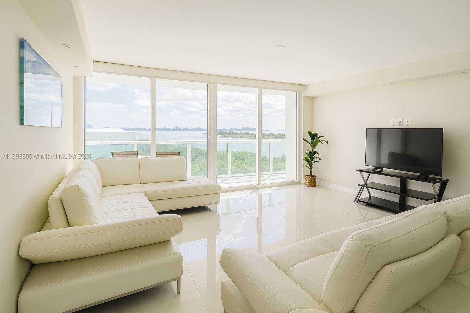 Small Image of 100 BAYVIEW DR #1026, Sunny Isles Beach Number 12