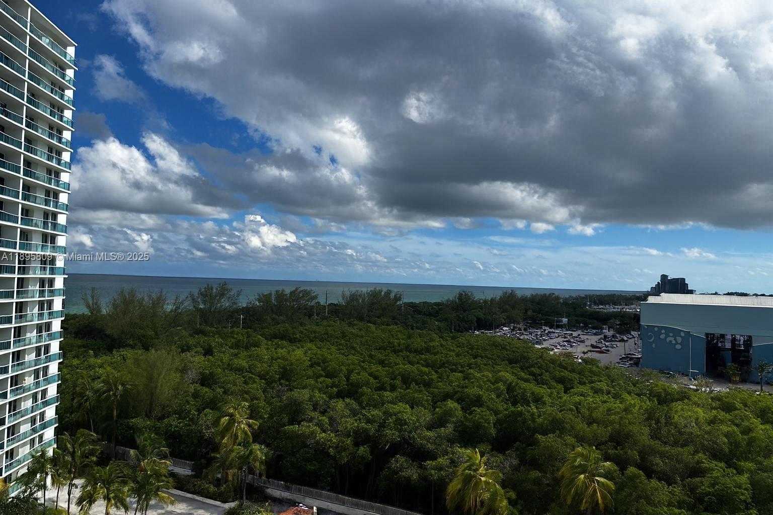 Small Image of 100 BAYVIEW DR #1026, Sunny Isles Beach Number 7