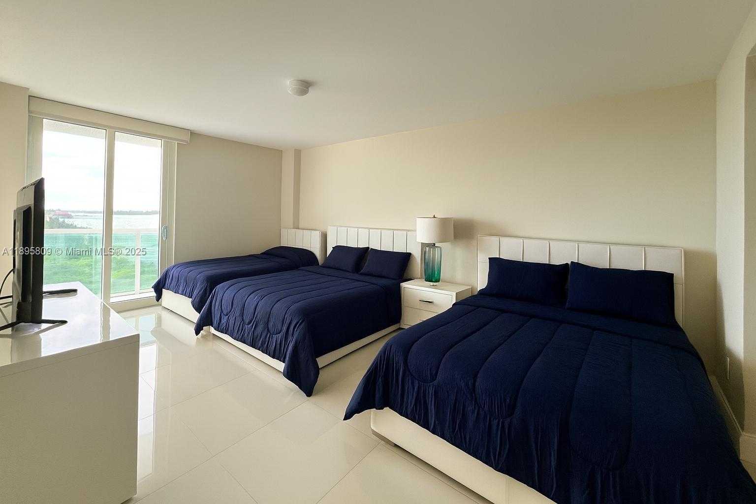 Small Image of 100 BAYVIEW DR #1026, Sunny Isles Beach Number 9