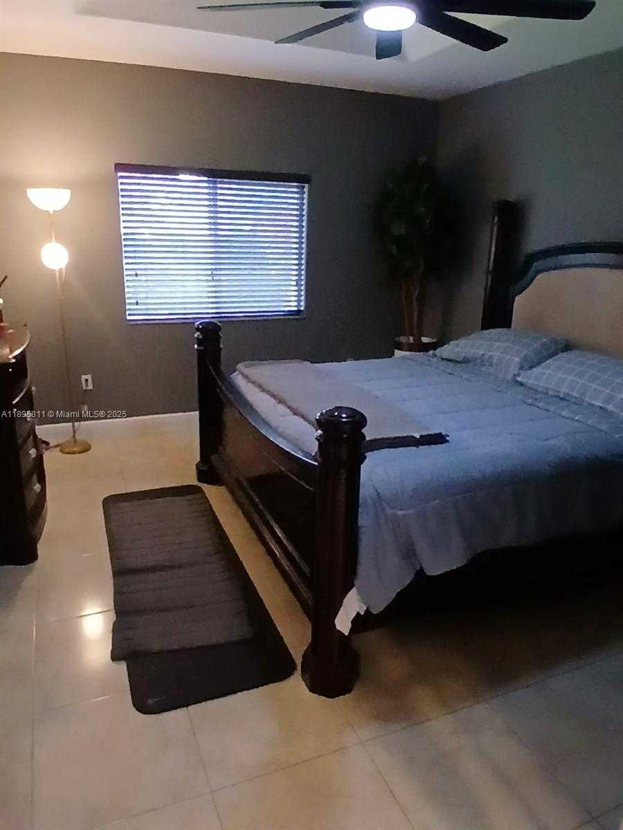 Small Image of 216 SOUTH WEST 15 RD, Homestead Number 13
