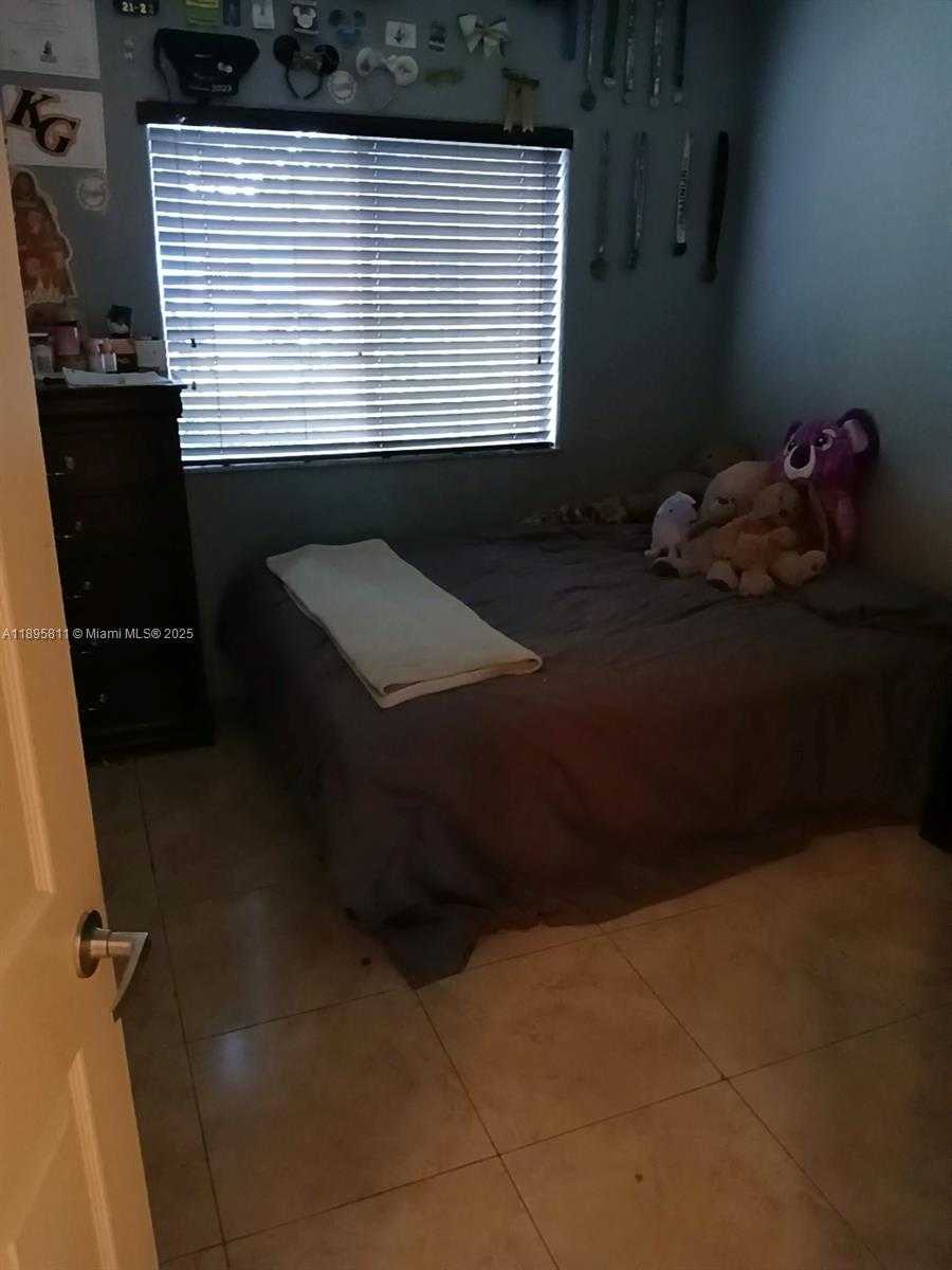 Small Image of 216 SOUTH WEST 15 RD, Homestead Number 18