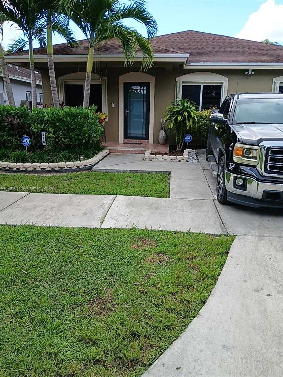 Small Image of 216 SOUTH WEST 15 RD, Homestead Number 2