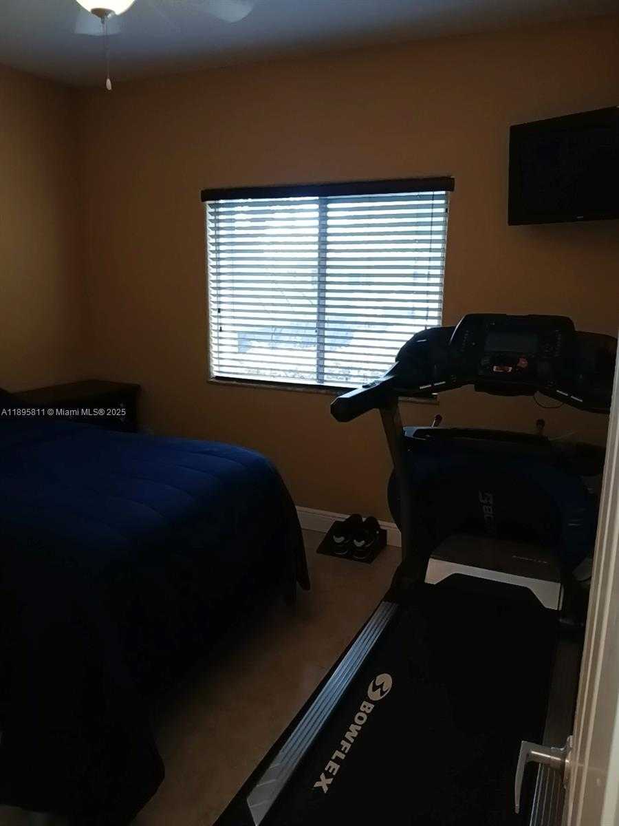 Small Image of 216 SOUTH WEST 15 RD, Homestead Number 20