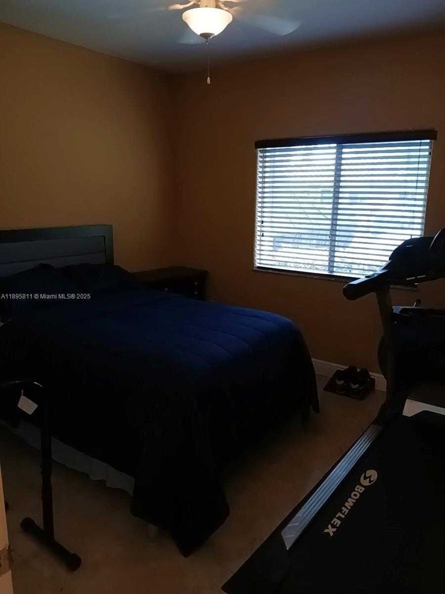 Small Image of 216 SOUTH WEST 15 RD, Homestead Number 21