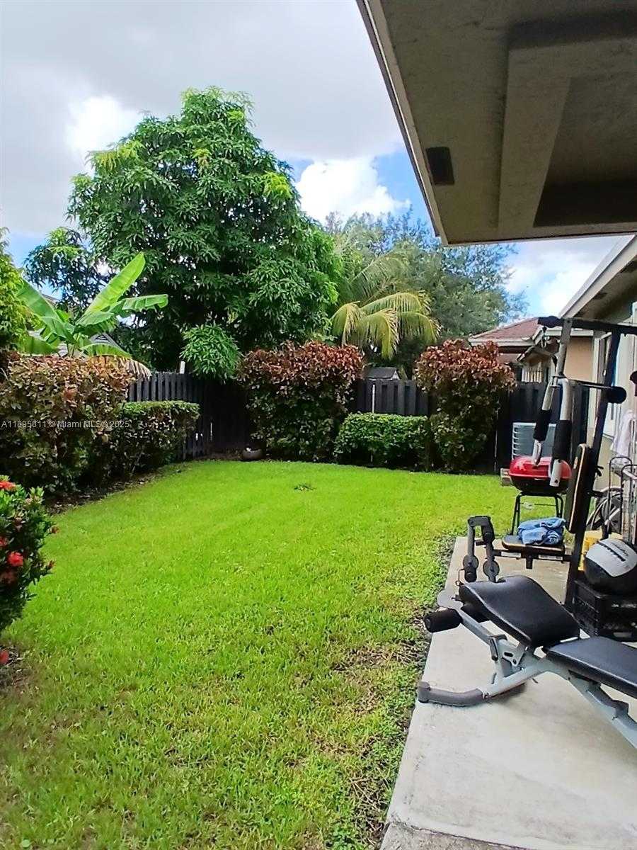 Small Image of 216 SOUTH WEST 15 RD, Homestead Number 24