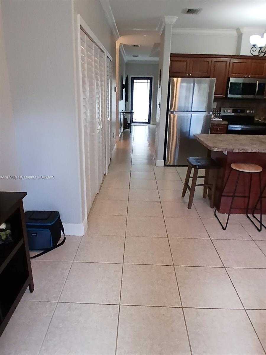 Small Image of 216 SOUTH WEST 15 RD, Homestead Number 6