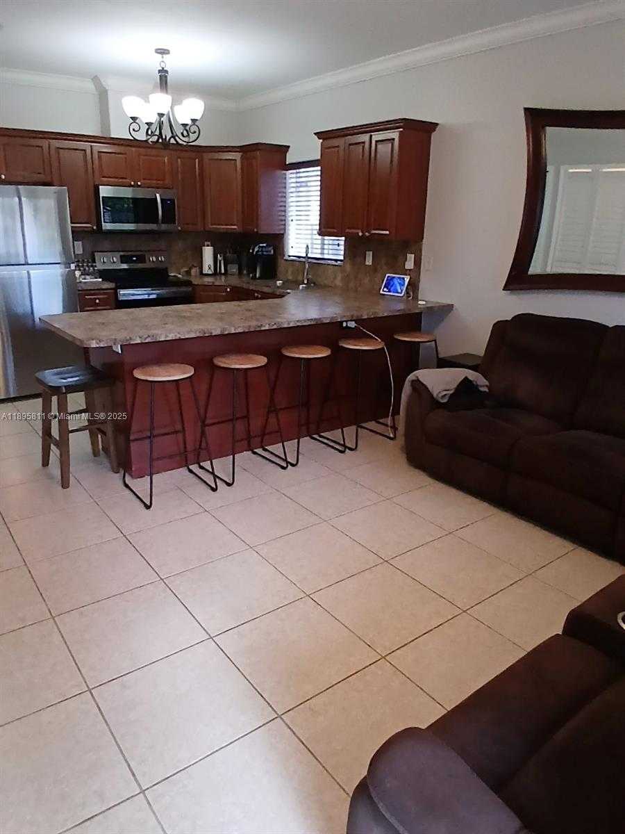 Small Image of 216 SOUTH WEST 15 RD, Homestead Number 8