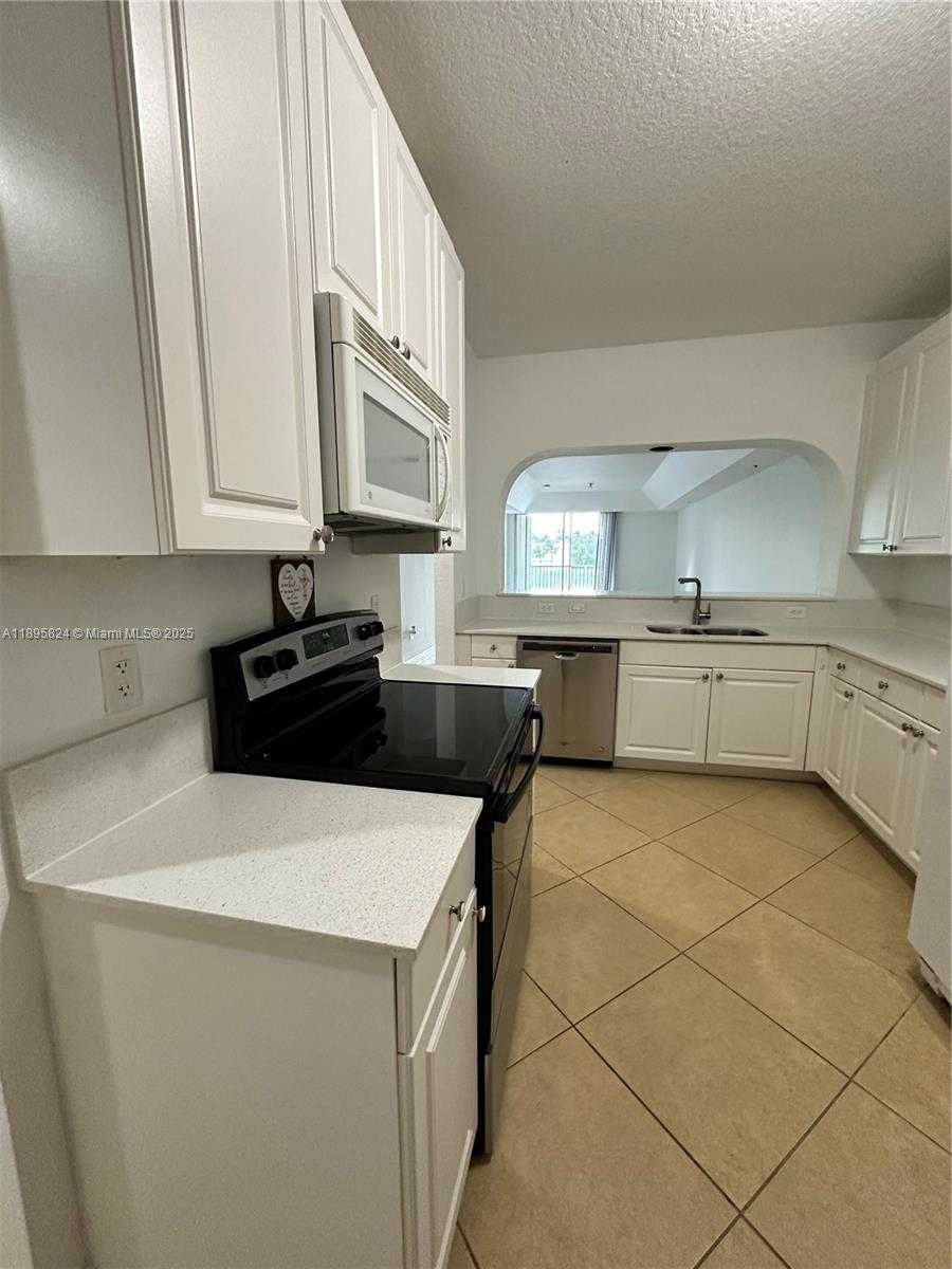 Small Image of 10700 NORTH WEST 66TH ST #201, Doral Number 24