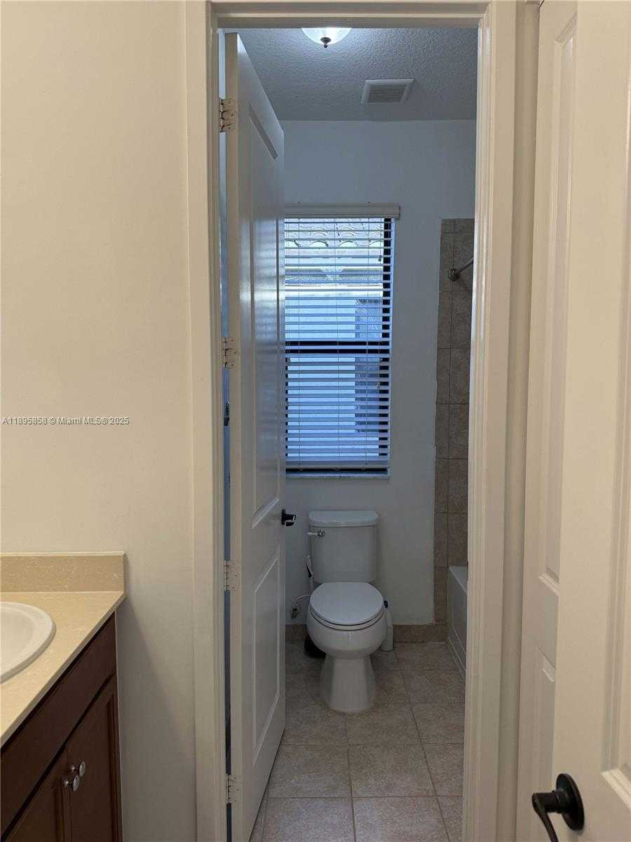 Small Image of 3299 WEST 96TH PL #n/a, Hialeah Number 10